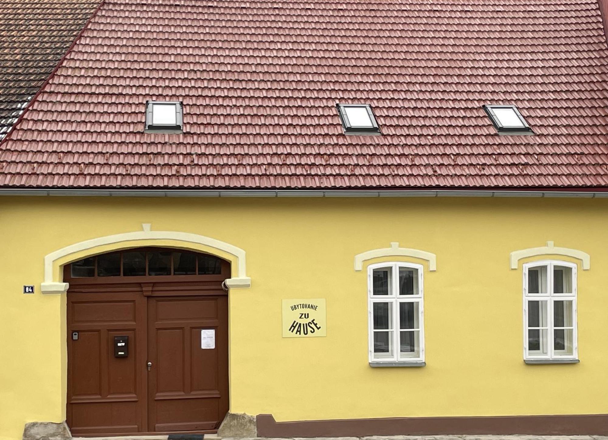 Zu Hause Guest House Vrbov Exterior photo