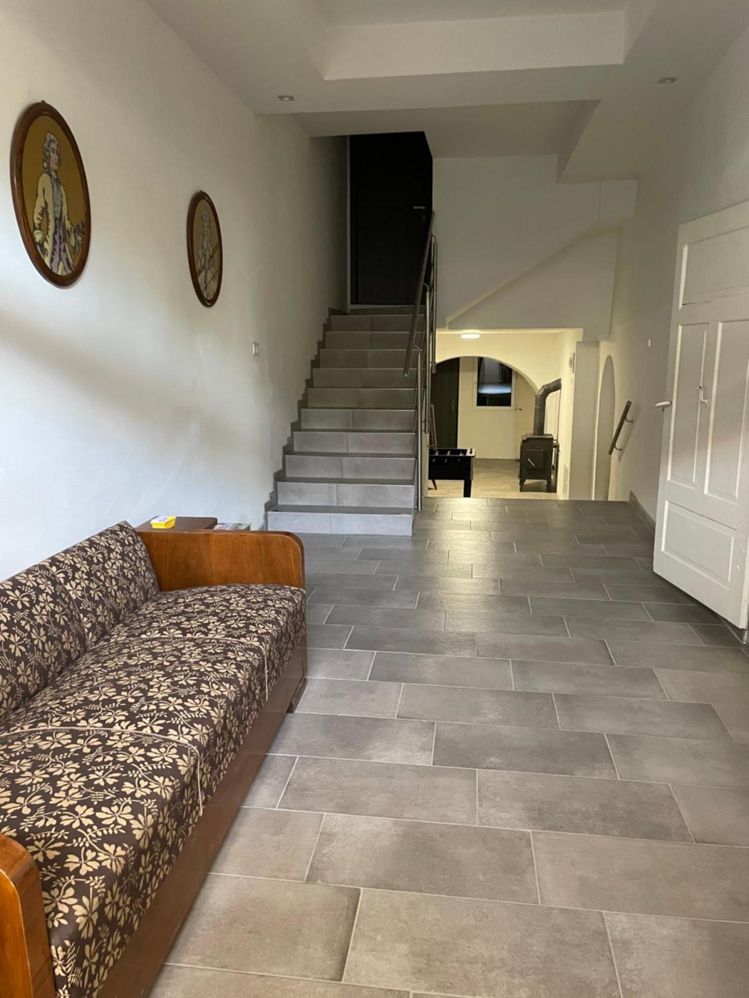 Zu Hause Guest House Vrbov Exterior photo